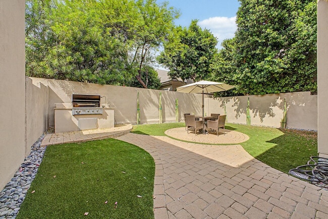 Building Photo - 7262 E Woodsage Ln