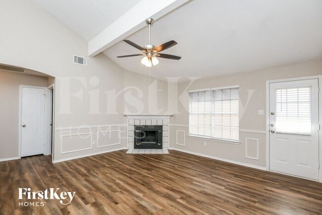 Building Photo - 609 Hollyberry Dr