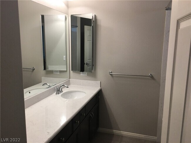 Building Photo - 9857 Mercer Ests Ct