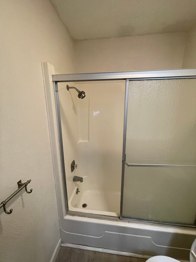 Building Photo - 1003 Sunset Dr