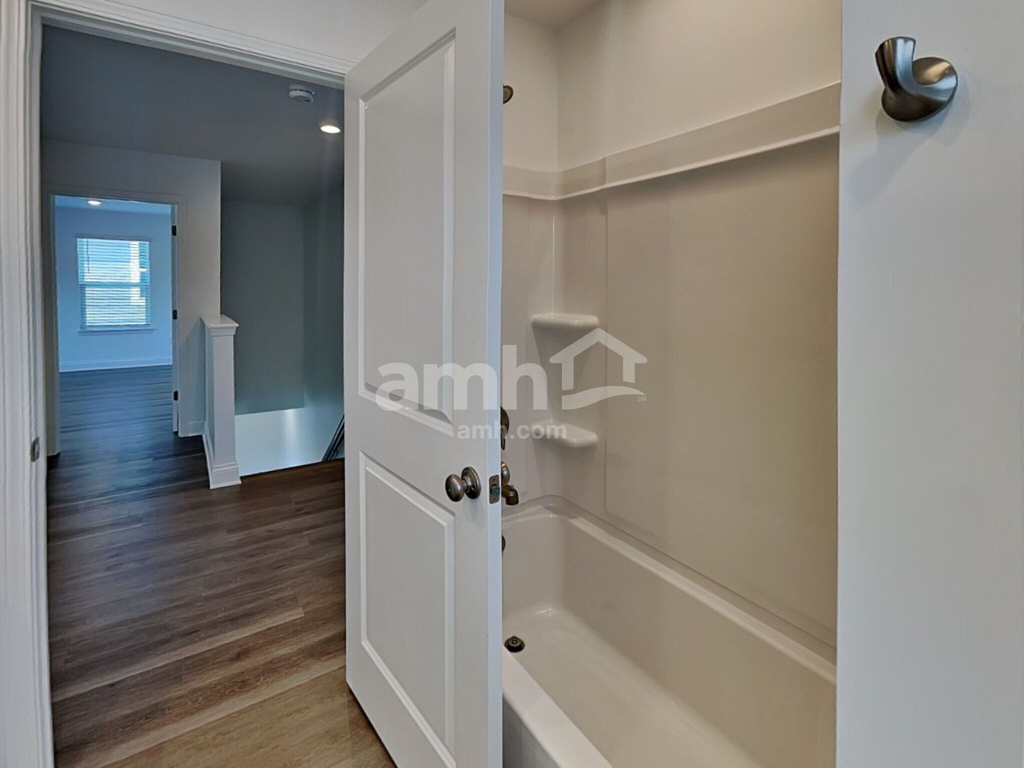 Building Photo - 305 Pne Hl Ct