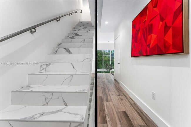 Building Photo - 455 NE 39th St