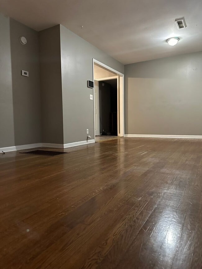 Building Photo - Spacious 4-Bedroom, 2-Bath Home in Quiet Chattanooga Neighborhood