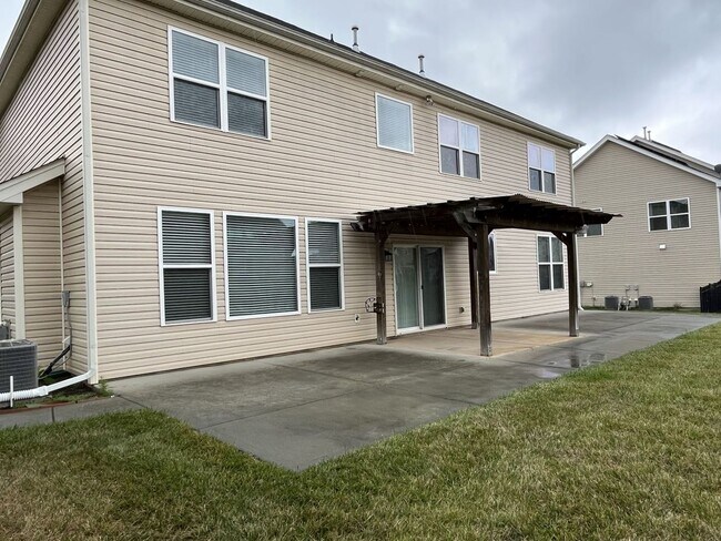 Building Photo - Spacious 4 Bed + Bonus Room Home in Concord