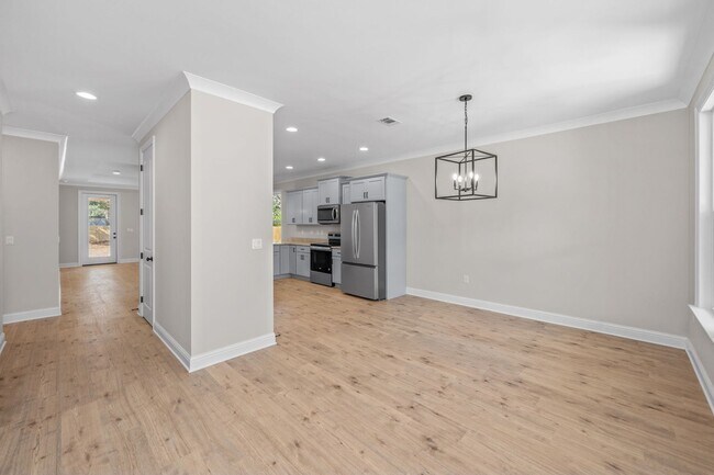 Building Photo - New All Brick 4 Bedroom in Niceville!