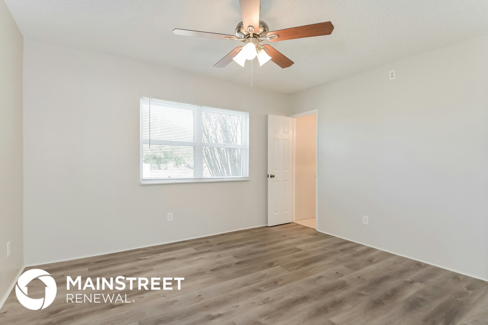 Building Photo - 9802 E Stella Rd