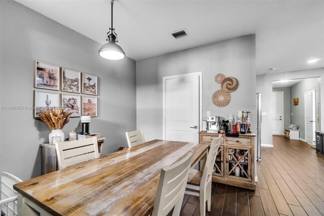 Building Photo - 1429 SE 23rd Terrace