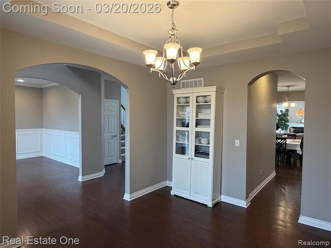 Building Photo - 58206 Sunflower Cir N