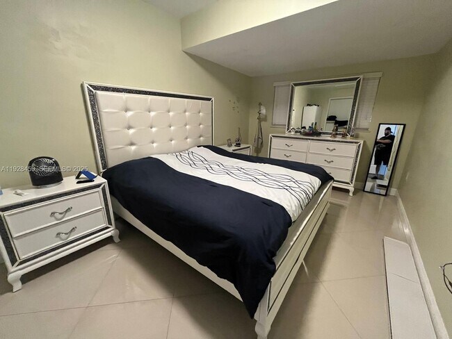 Building Photo - 3520 SW 104th Ave