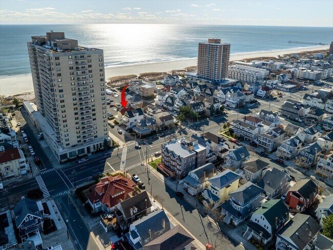 Building Photo - 104 S Oakland Ave