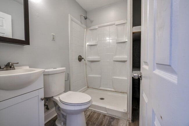 Building Photo - 160X Plum St