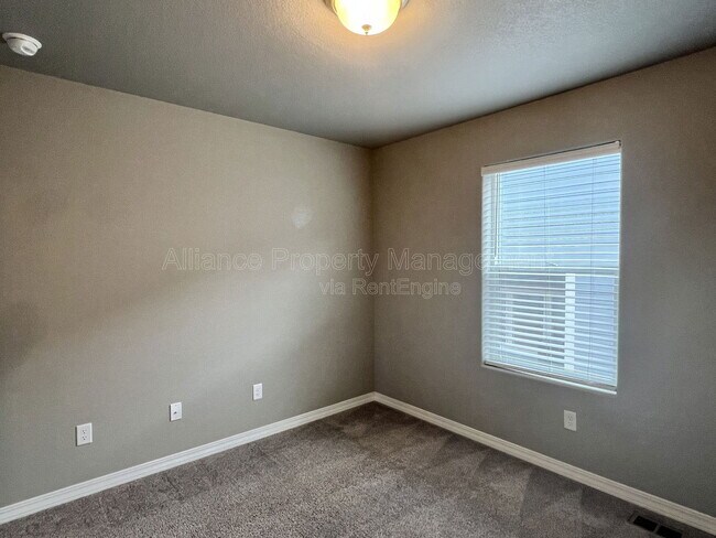 Building Photo - 7839 Lathrop Vw