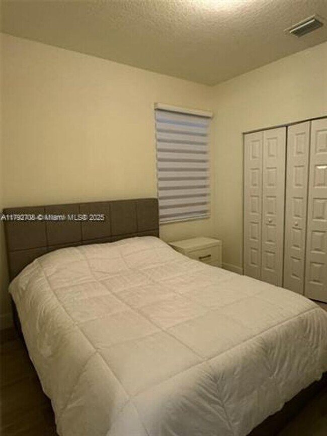 Building Photo - 10376 NW 76th Terrace