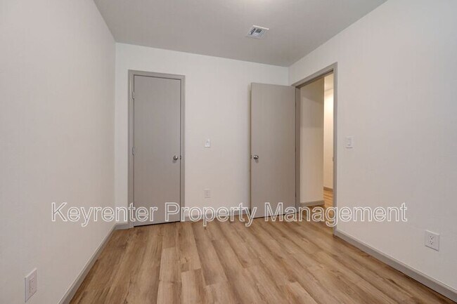 Building Photo - 2321 Cedar Brook Dr