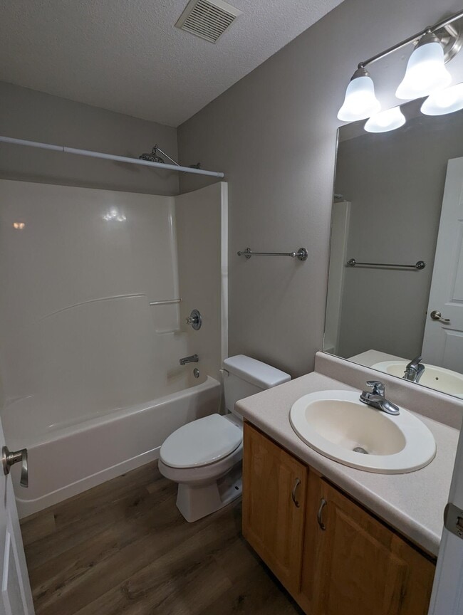 Building Photo - 1812 Brick Cir