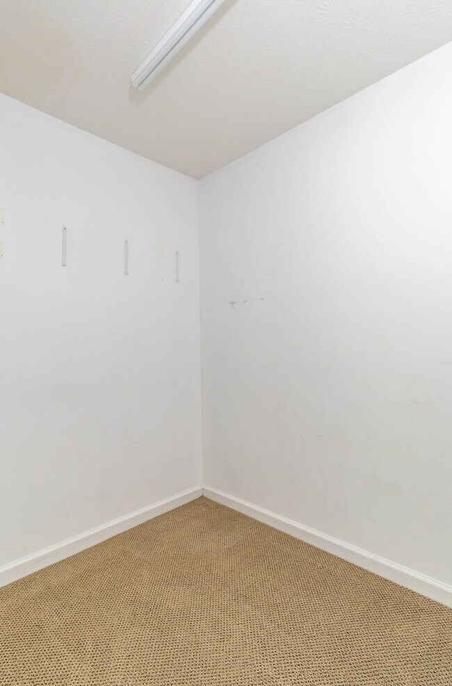 Building Photo - 2084 Allenridge Dr