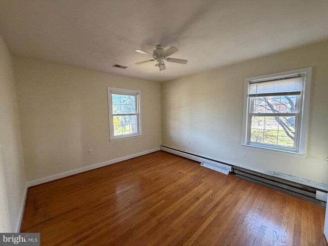 Building Photo - 540 Bellview Ave