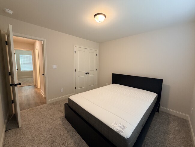 Building Photo - 109 Mink Wy