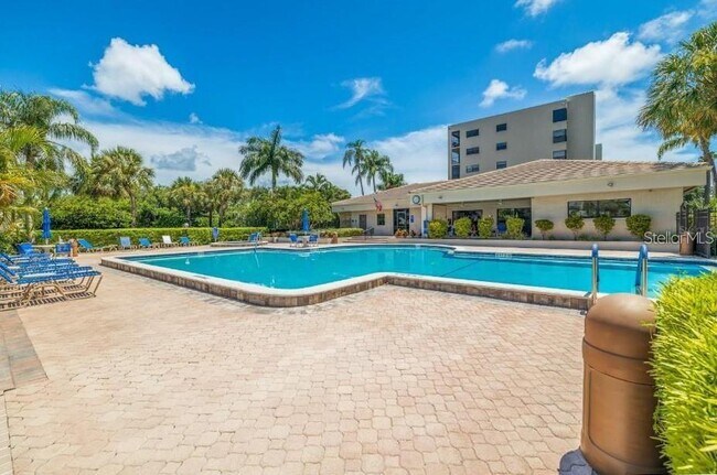 Building Photo - 1316 Pasadena Ave S