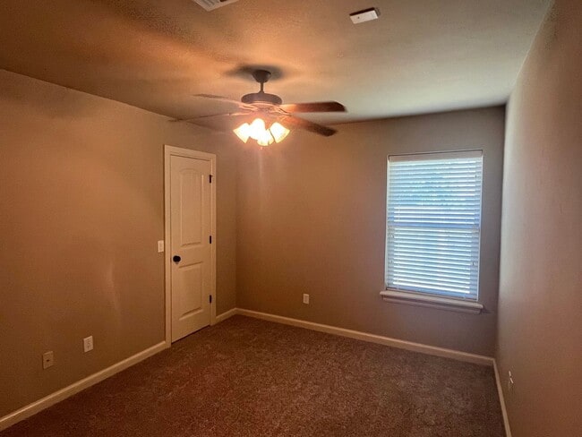 Building Photo - Lovely 4-Bed 2.5-Bath In Edmond