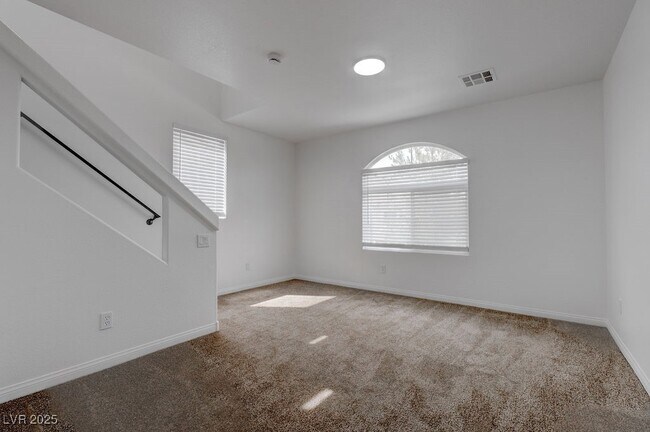 Building Photo - 6027 Gordon Creek Ave