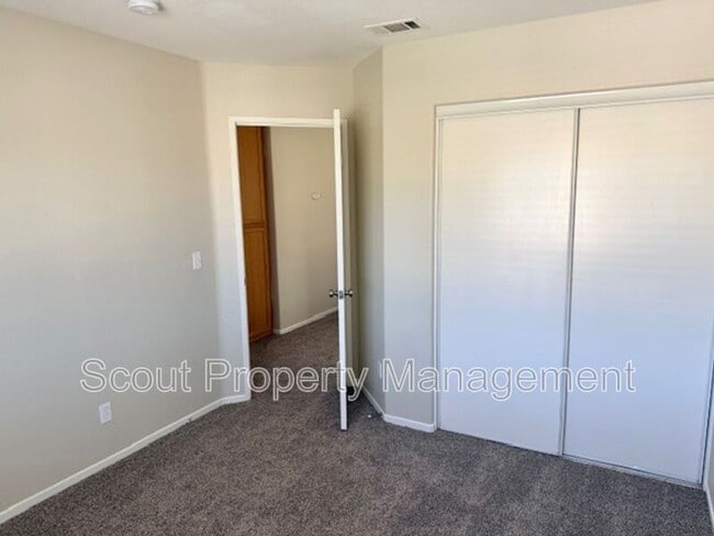 Building Photo - 43174 Teramo St