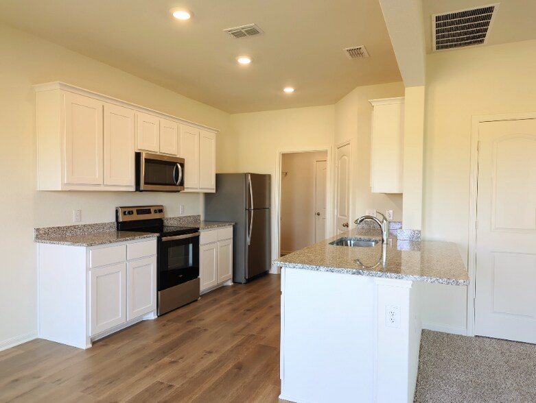 Building Photo - 4702 Hoover Ct