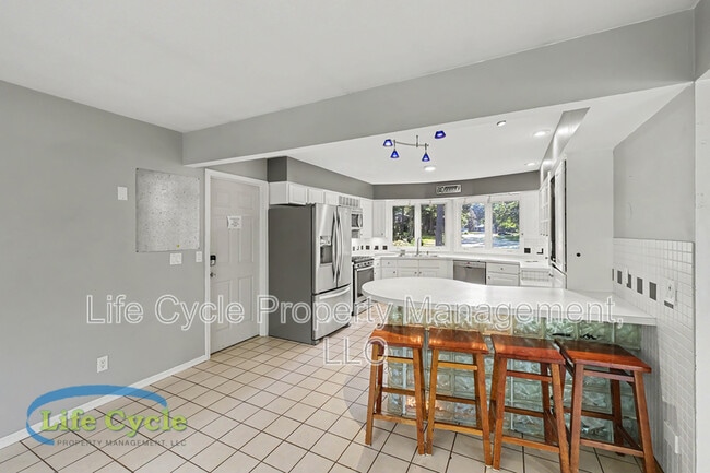 Building Photo - 4395 Shady Oak Ct