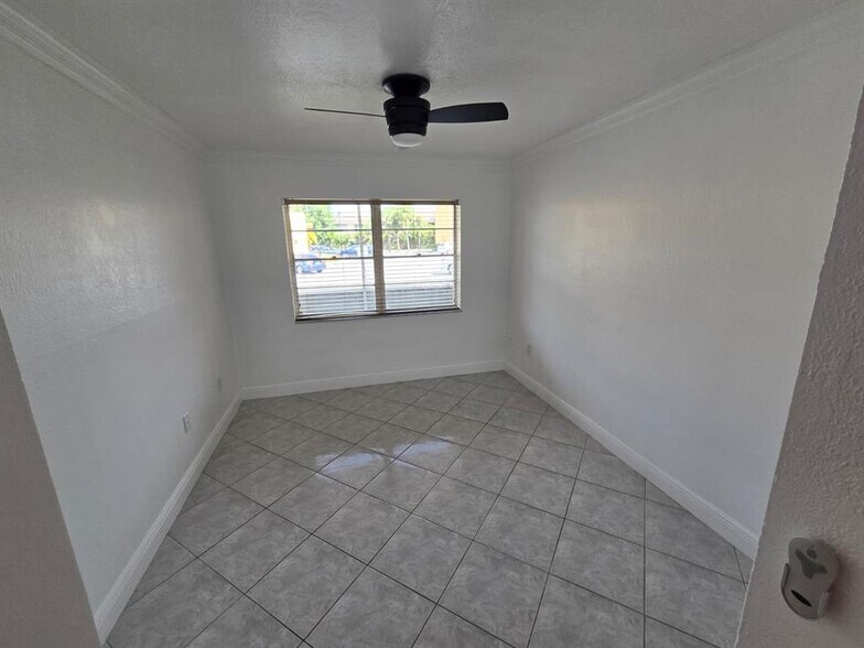 Building Photo - 4374 NW 9th Ave
