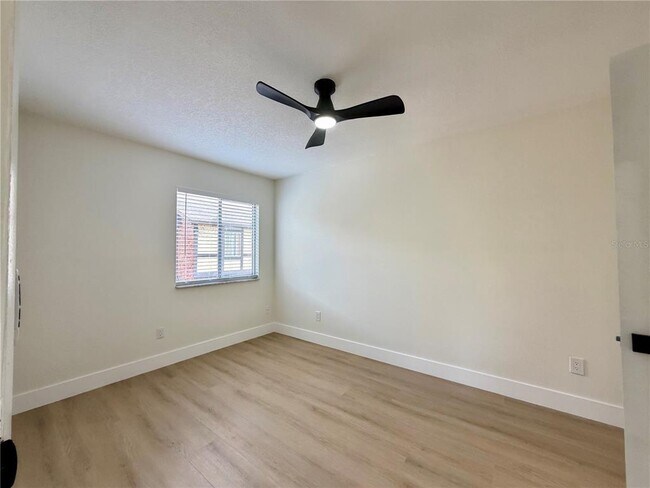 Building Photo - 5100 Picadilly Circus Ct