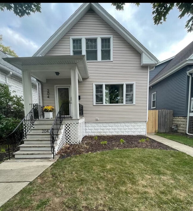 Building Photo - 204 Lathrop Ave