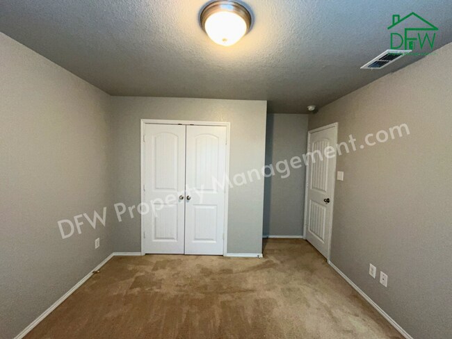 Building Photo - Spacious 4-Bedroom Home for Lease in Kelle...