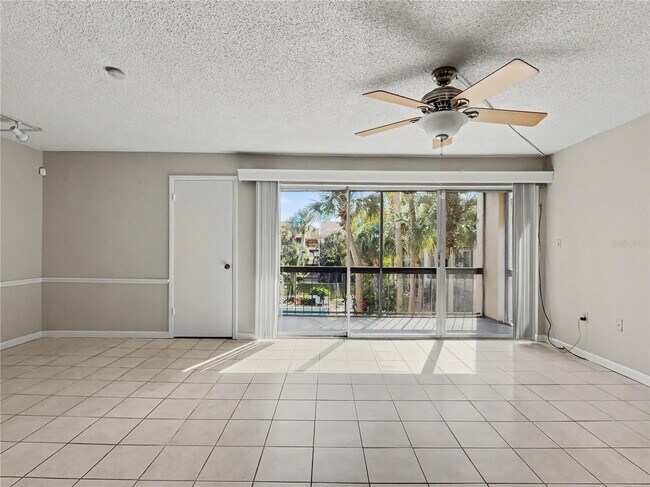 Building Photo - 598 Orange Dr