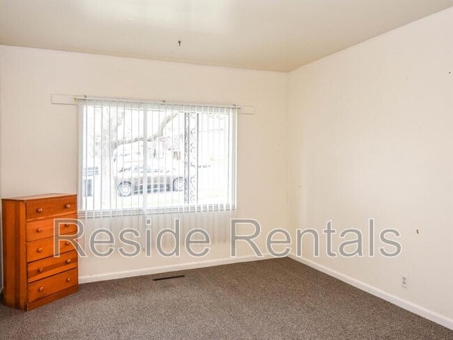 Building Photo - 632 E 600 N