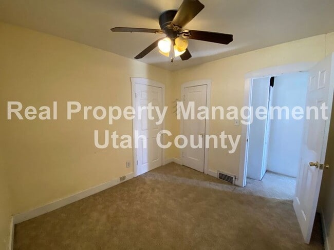 Building Photo - 341 N 400 W St