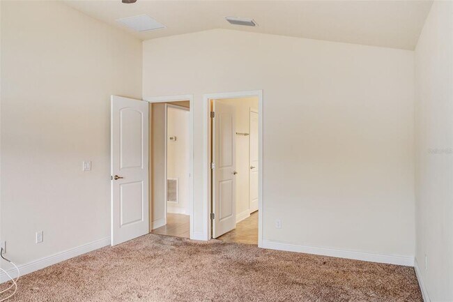 Building Photo - 1130 Sabine Ln