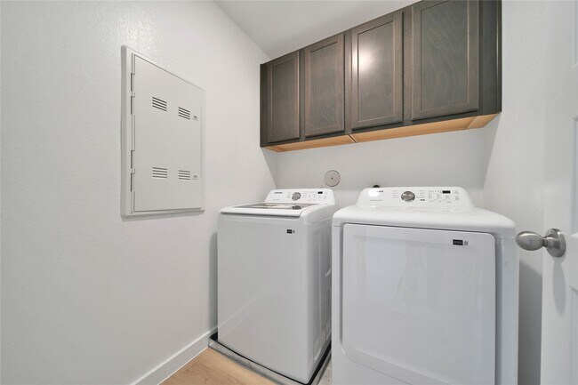 Building Photo - 11915 Carvalho Dr