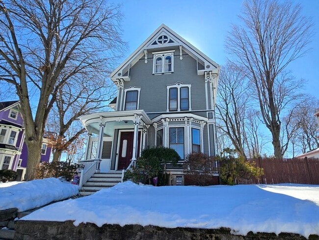 Building Photo - 26 Mather St