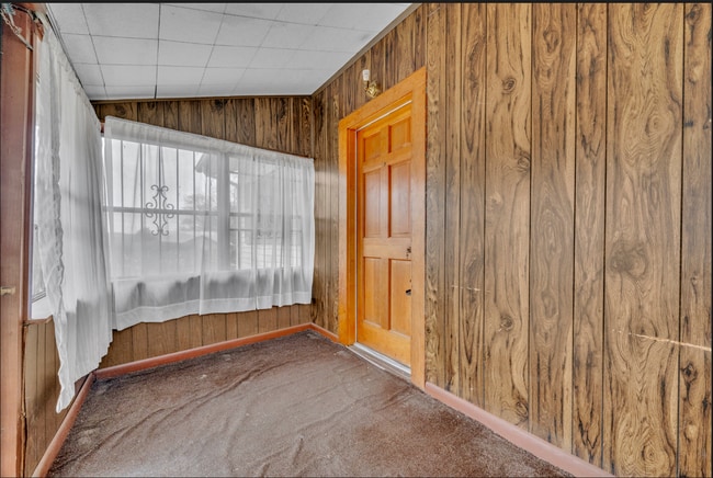 Building Photo - 419 7th St