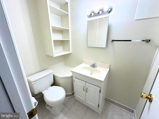 Building Photo - 208 Commons Dr NW