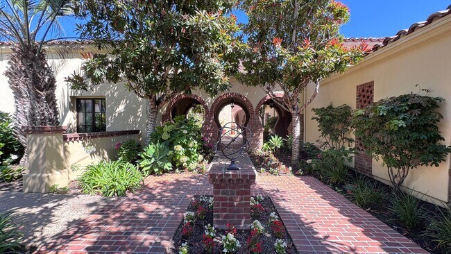 Building Photo - Luxury 4 Bedroom Home in La Costa Greens