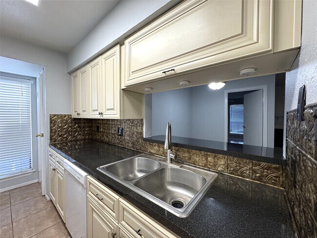 Building Photo - 4001 E NASA Pkwy