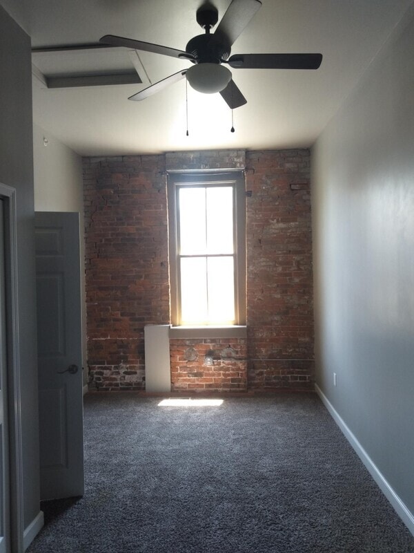 Building Photo - 427 N Brady St