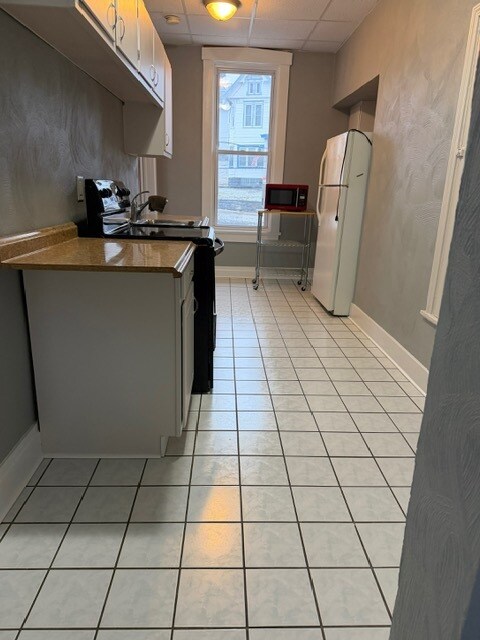 kitchen - 435 Westminster Ave