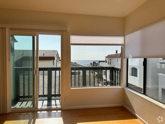 Building Photo - 228 20th Pl