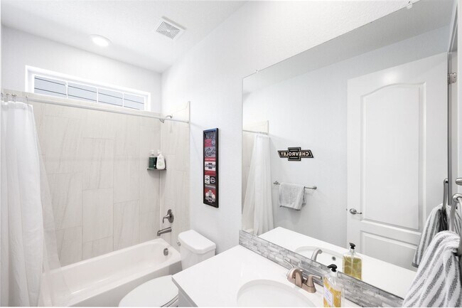 Building Photo - Luxury 6BD, 4BA Sterling Ranch Home with L...