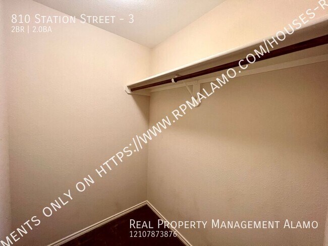 Building Photo - 810 Station St