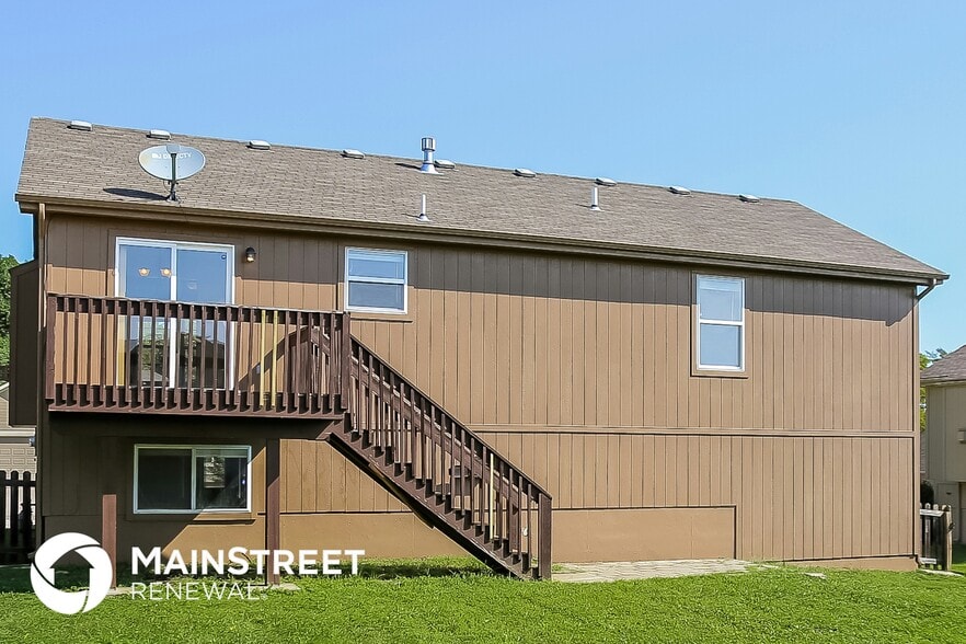 Building Photo - 1603 NW Hilltop Ln