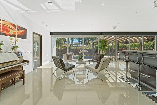 Building Photo - 18 Samana Dr