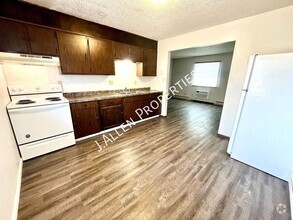 Building Photo - Spacious 2 bed